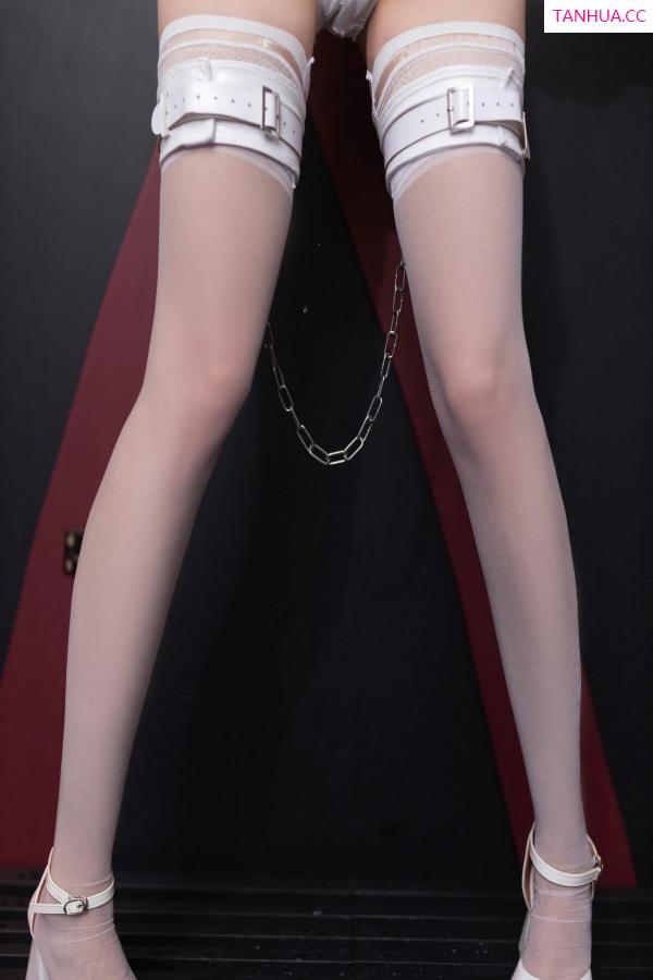 鱼子酱fish  [XiuRen]高清写真图 2023.08.11 No.7223 鱼子酱Fish 丝袜美腿第21张图片